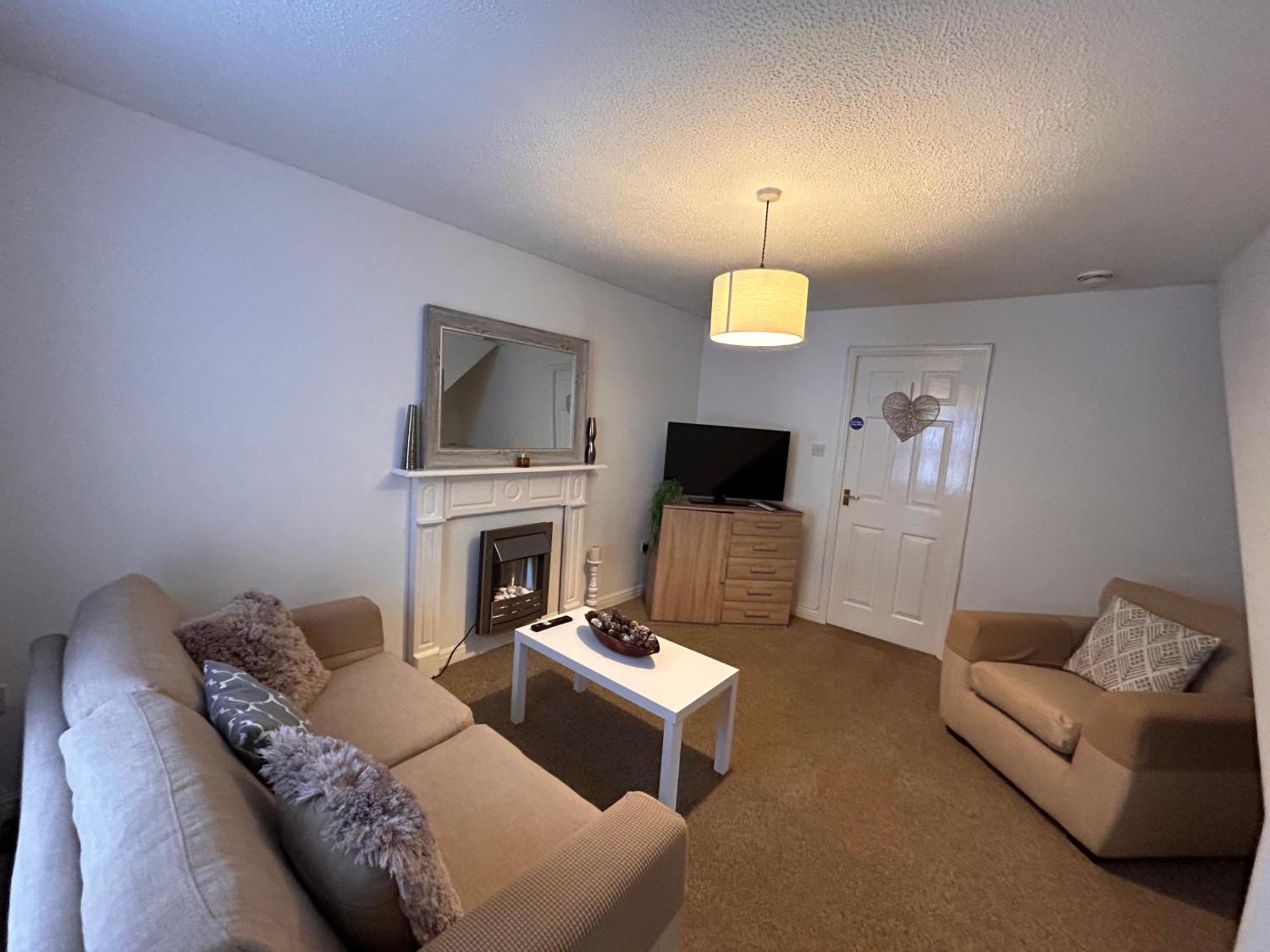 Bluebell House 2 Bedroom With Parking And Garden